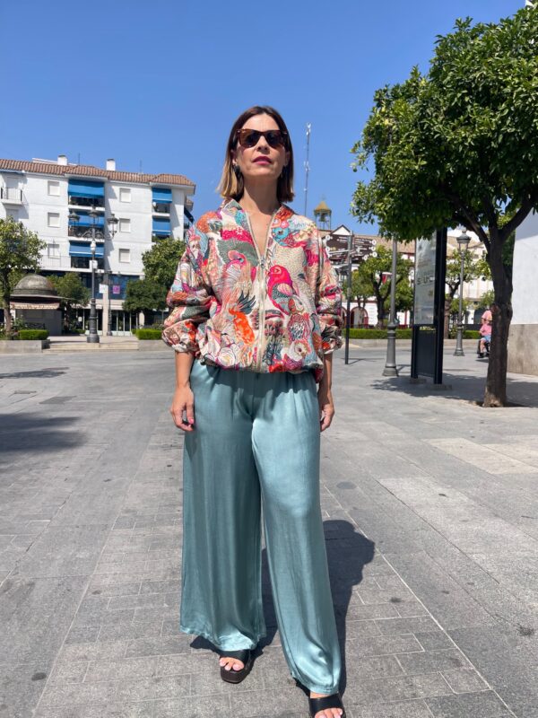 Pantalón satinado verde turquesa. - Imagen 4