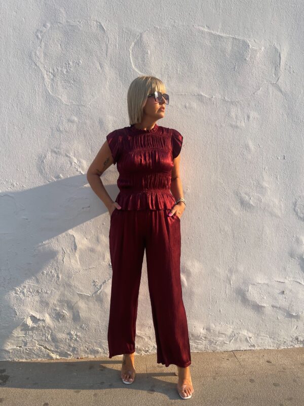 Conjunto Sunset Glow burdeos.