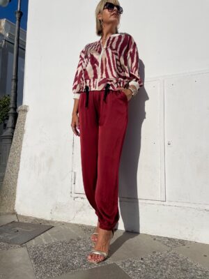 Pantalón satinado con puño (burdeos).