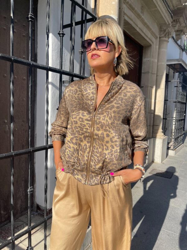 Bomber animal print leopardo. - Imagen 2