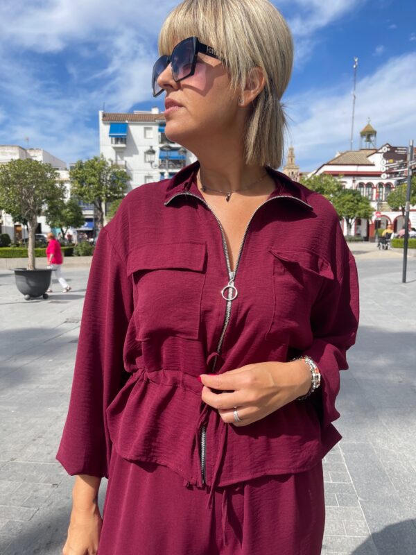 Conjunto Fresh Mood burdeos. - Imagen 2