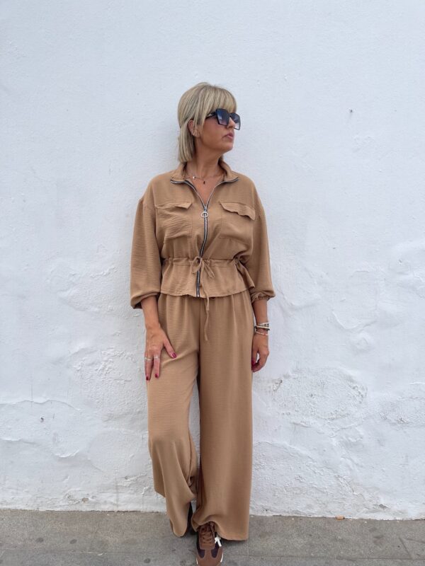 Conjunto Fresh Mood camel. - Imagen 6