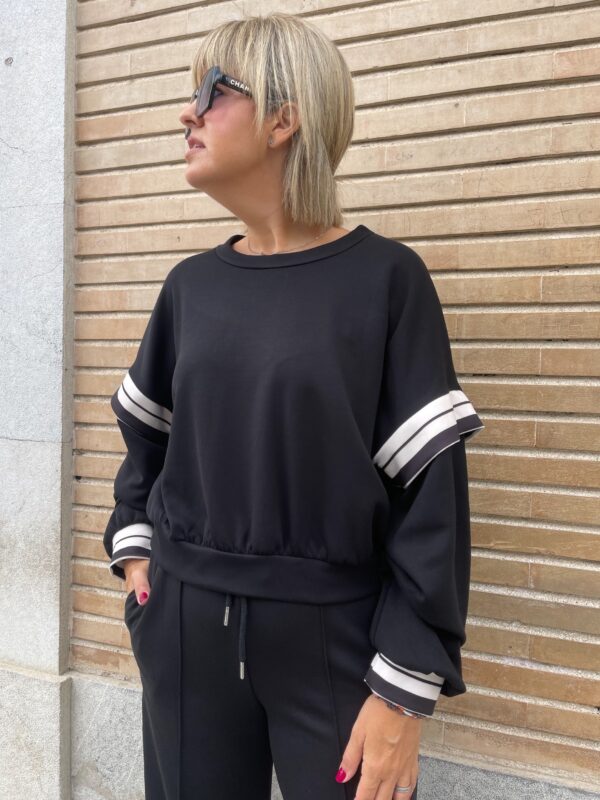 Conjunto Urban Easy negro. - Imagen 3