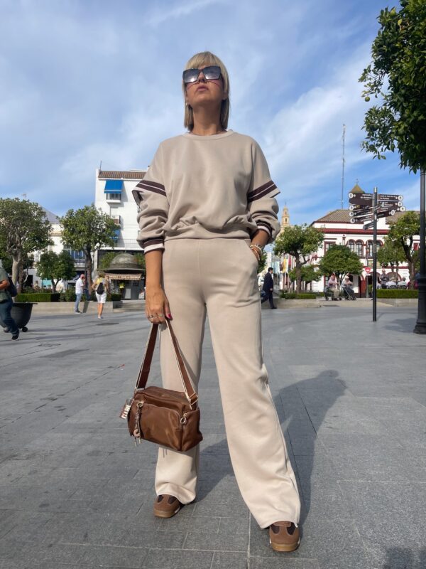 Conjunto Urban Easy beige. - Imagen 4