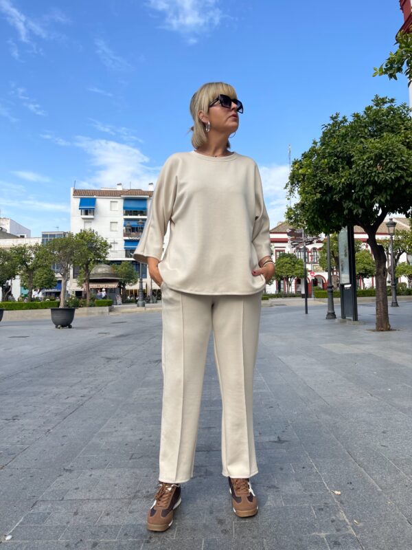 Conjunto Soft Glow beige. - Imagen 4