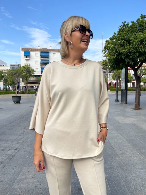 Conjunto Soft Glow beige. - Imagen 2