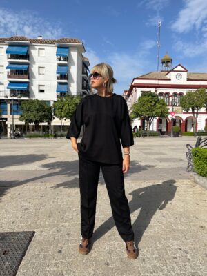 Conjunto Soft Glow negro.