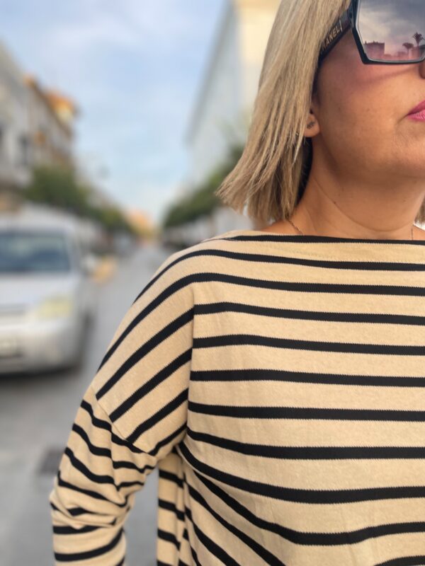 Jersey rallado beige-negro. - Imagen 2