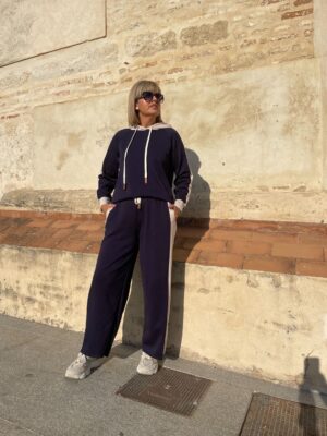 Conjunto Airfit azul marino.