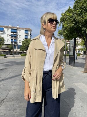 Parka soft beige.
