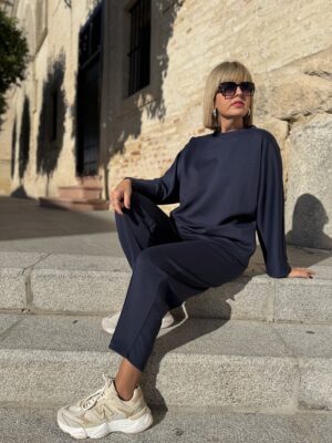 Conjunto Soft Glow azul marino (manga larga).