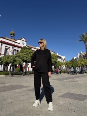 Conjunto Soft Glow negro (manga larga).