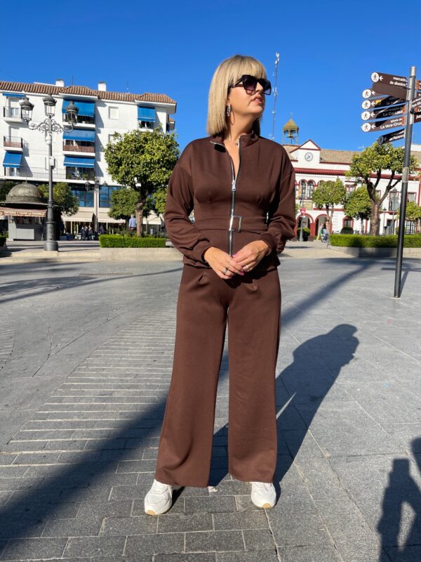 Conjunto Urban Style marrón chocolate. - Imagen 4