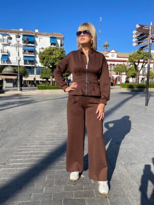 Conjunto Urban Style marrón chocolate.