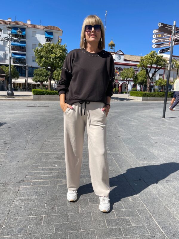 Pantalón balón beige.