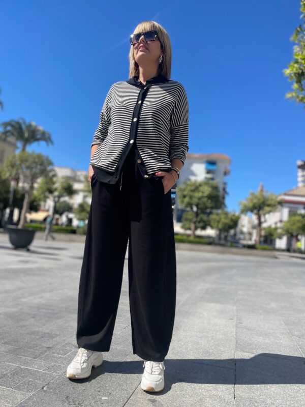 Pantalón balón negro.