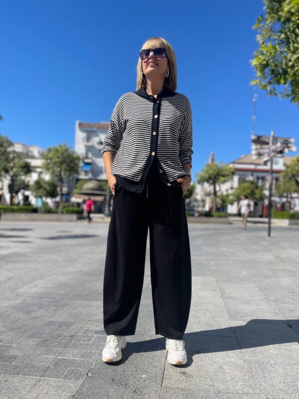Pantalón balón negro. - Imagen 3