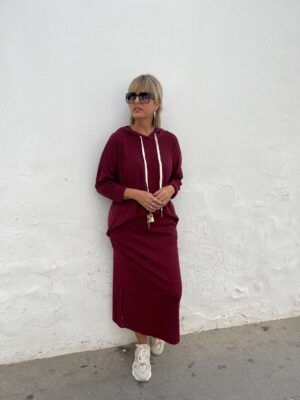 Conjunto Zoe burdeos.