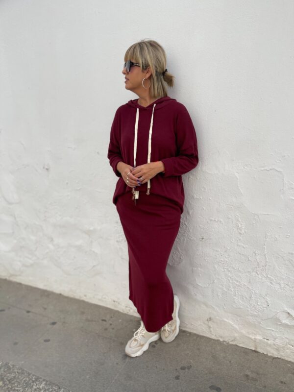 Conjunto Zoe burdeos. - Imagen 3