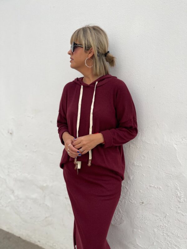 Conjunto Zoe burdeos. - Imagen 4