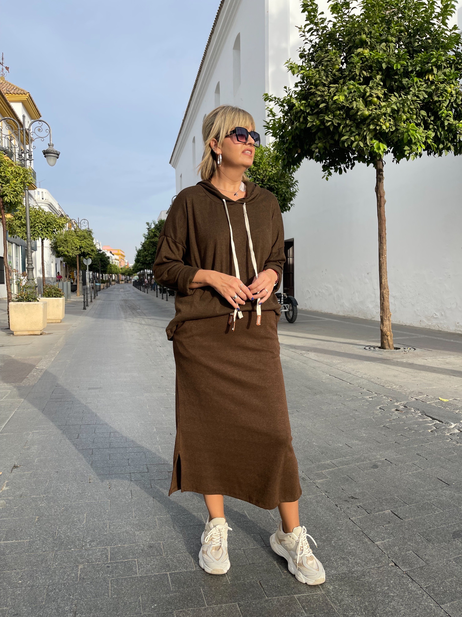 Conjunto Zoe marrón chocolate.