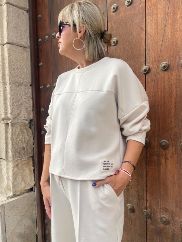 Conjunto Easy Style beige. - Imagen 2