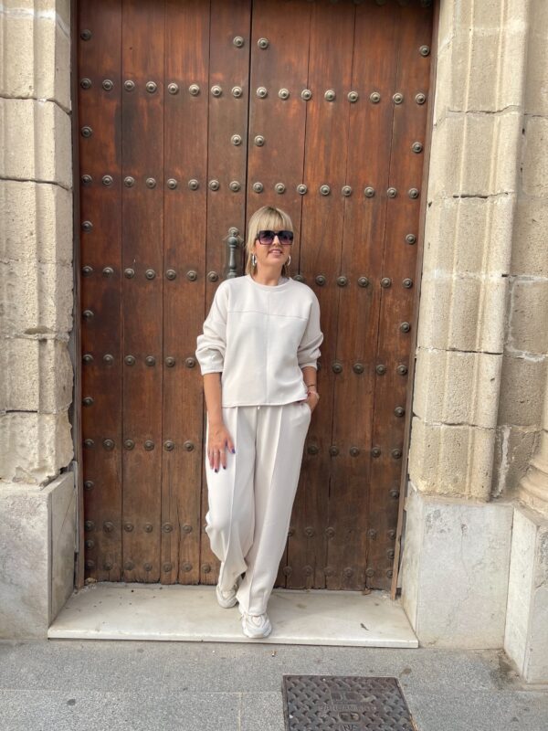 Conjunto Easy Style beige. - Imagen 4