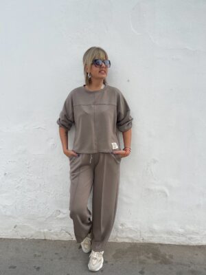 Conjunto Easy Style taupe.