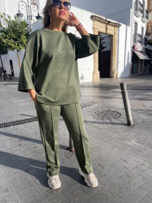 Conjunto Soft Glow Deluxe verde.