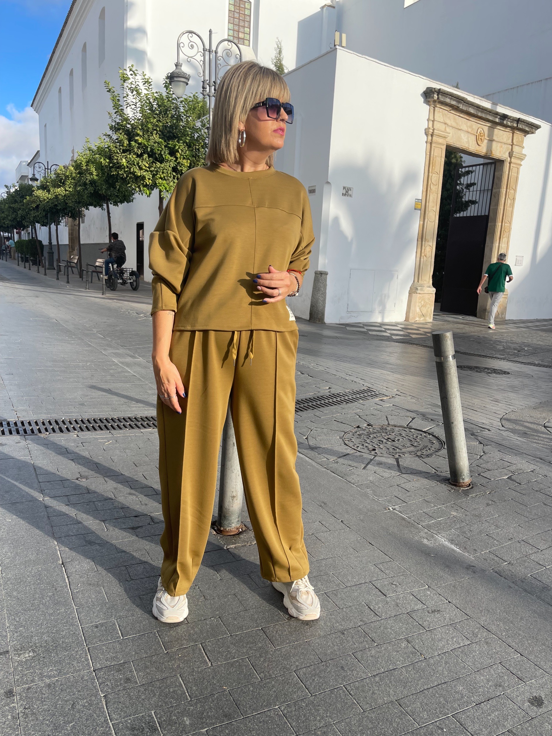 Conjunto Easy Style verde musgo. - Imagen 3