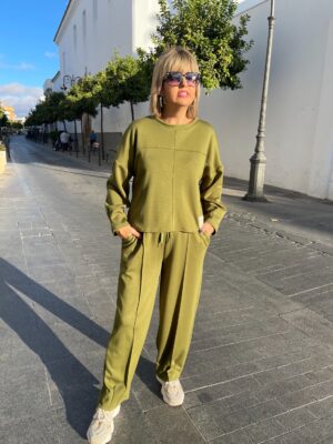 Conjunto Easy Style verde pera.