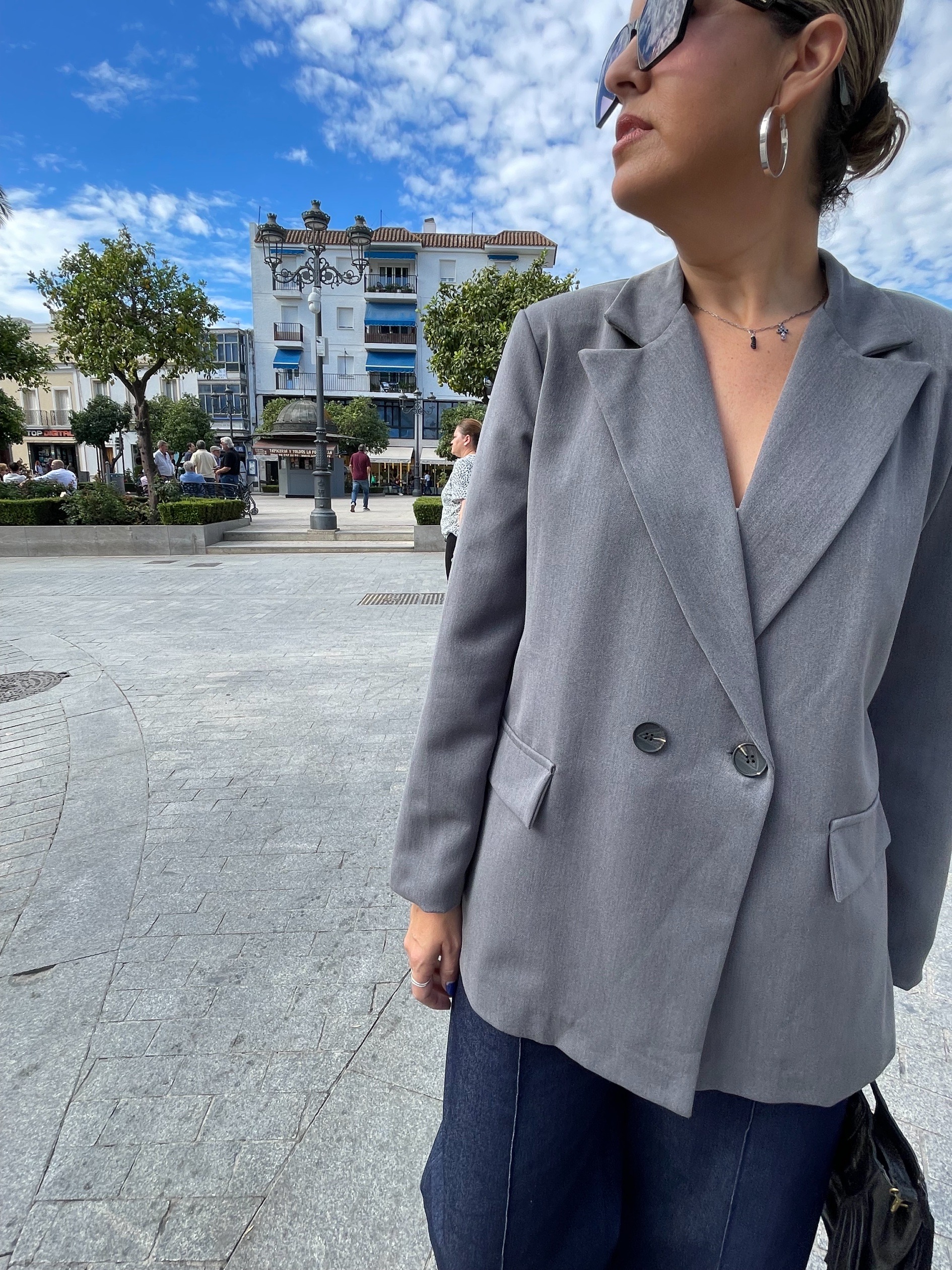 Blazer botones gris. - Imagen 3