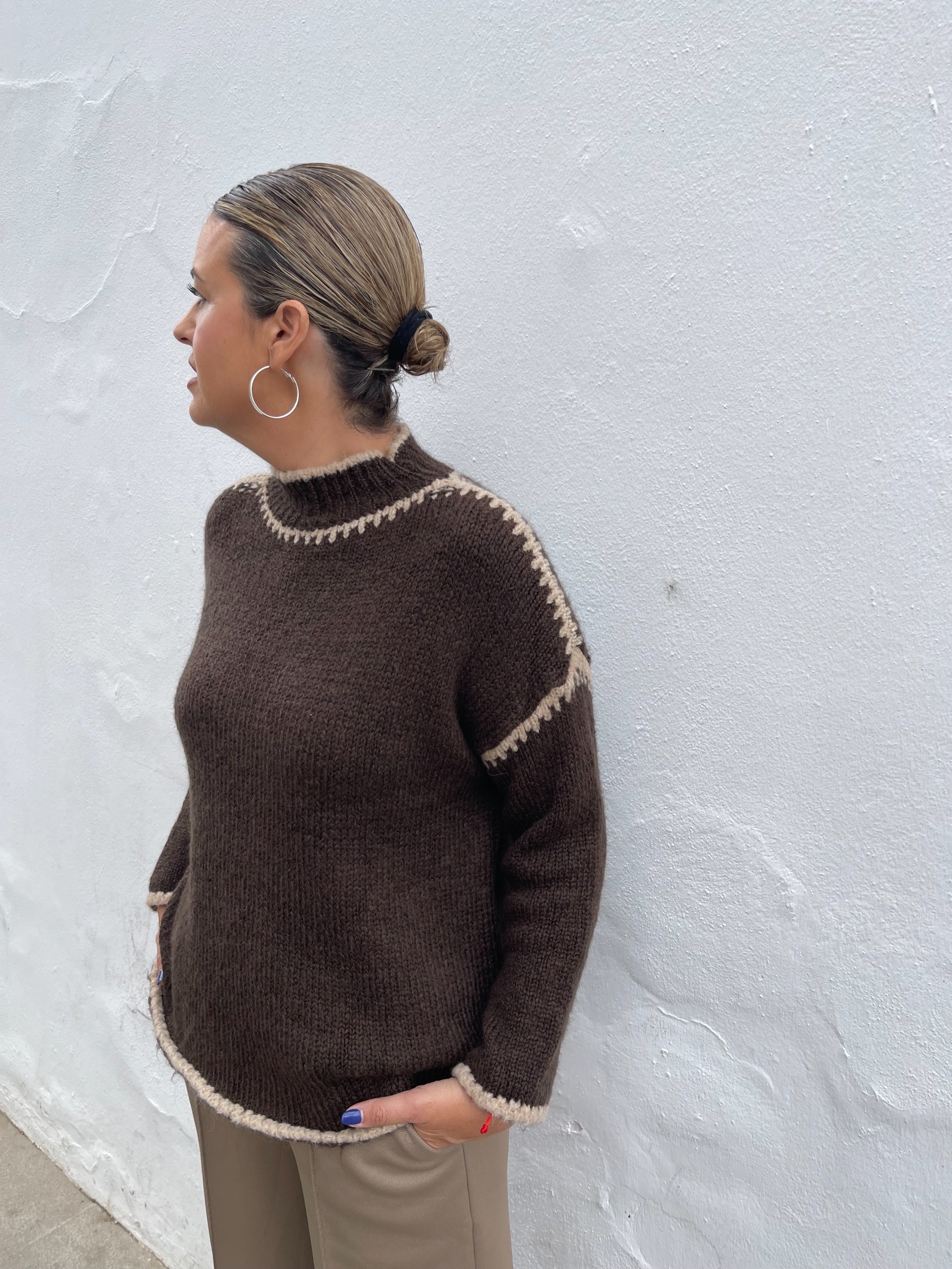 Jersey costuras marrón. - Imagen 5