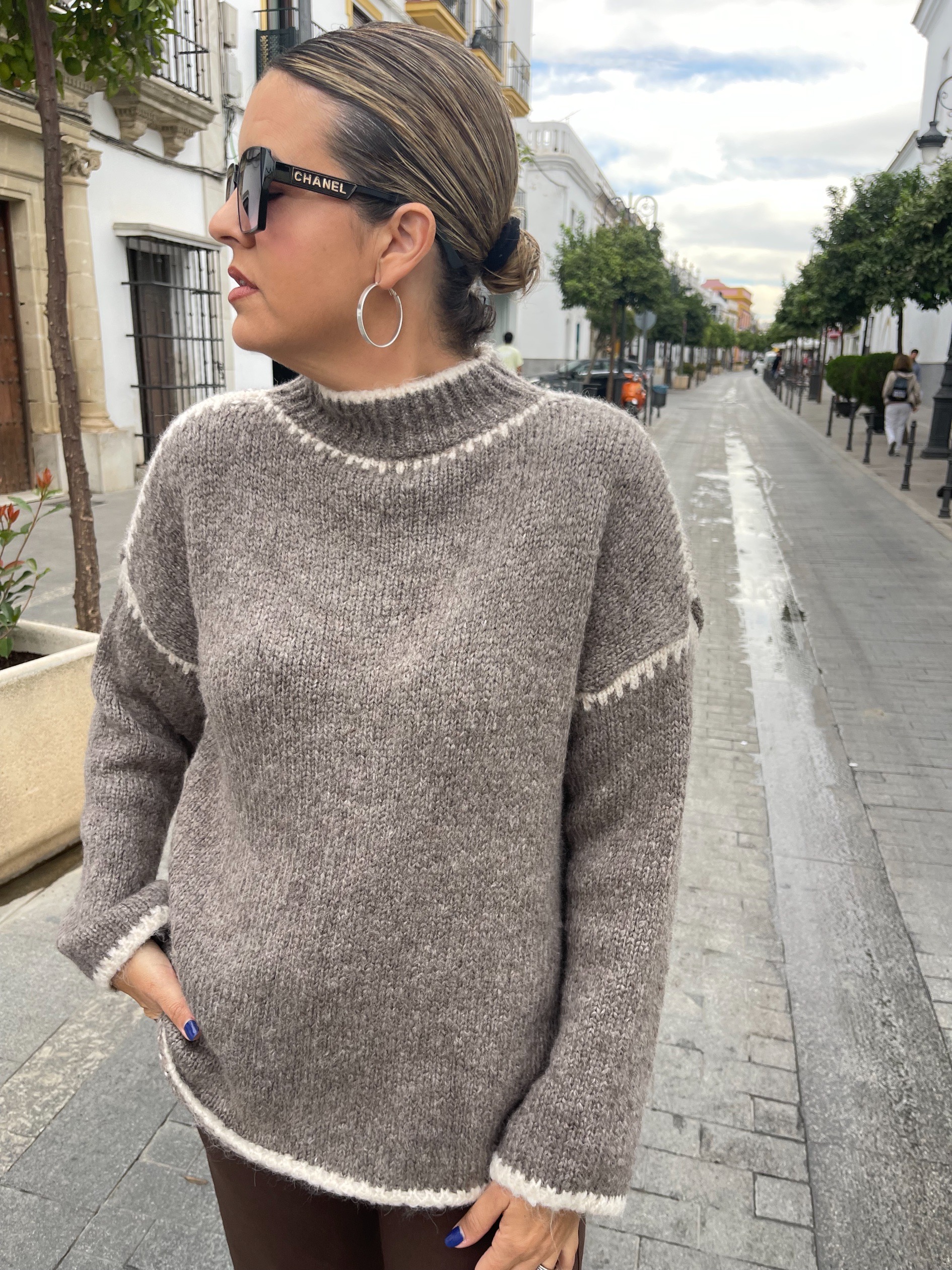 Jersey costuras taupe. - Imagen 4