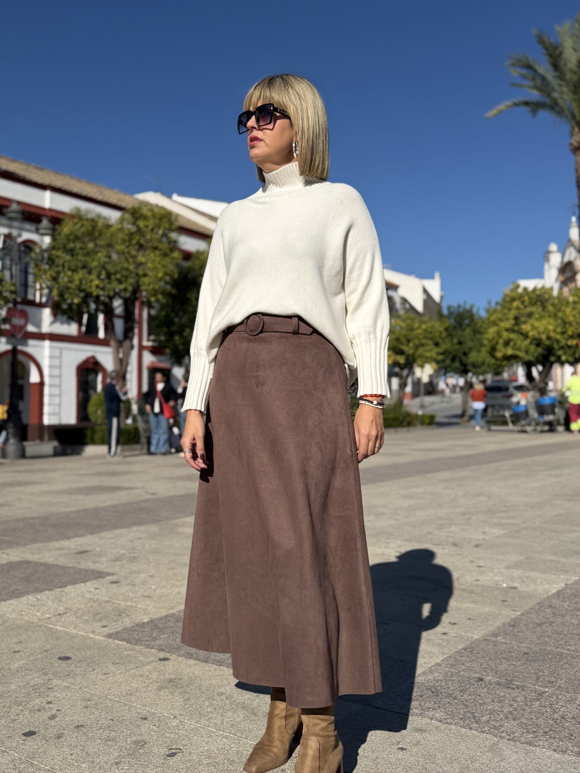 Falda antelina marrón. - Imagen 3