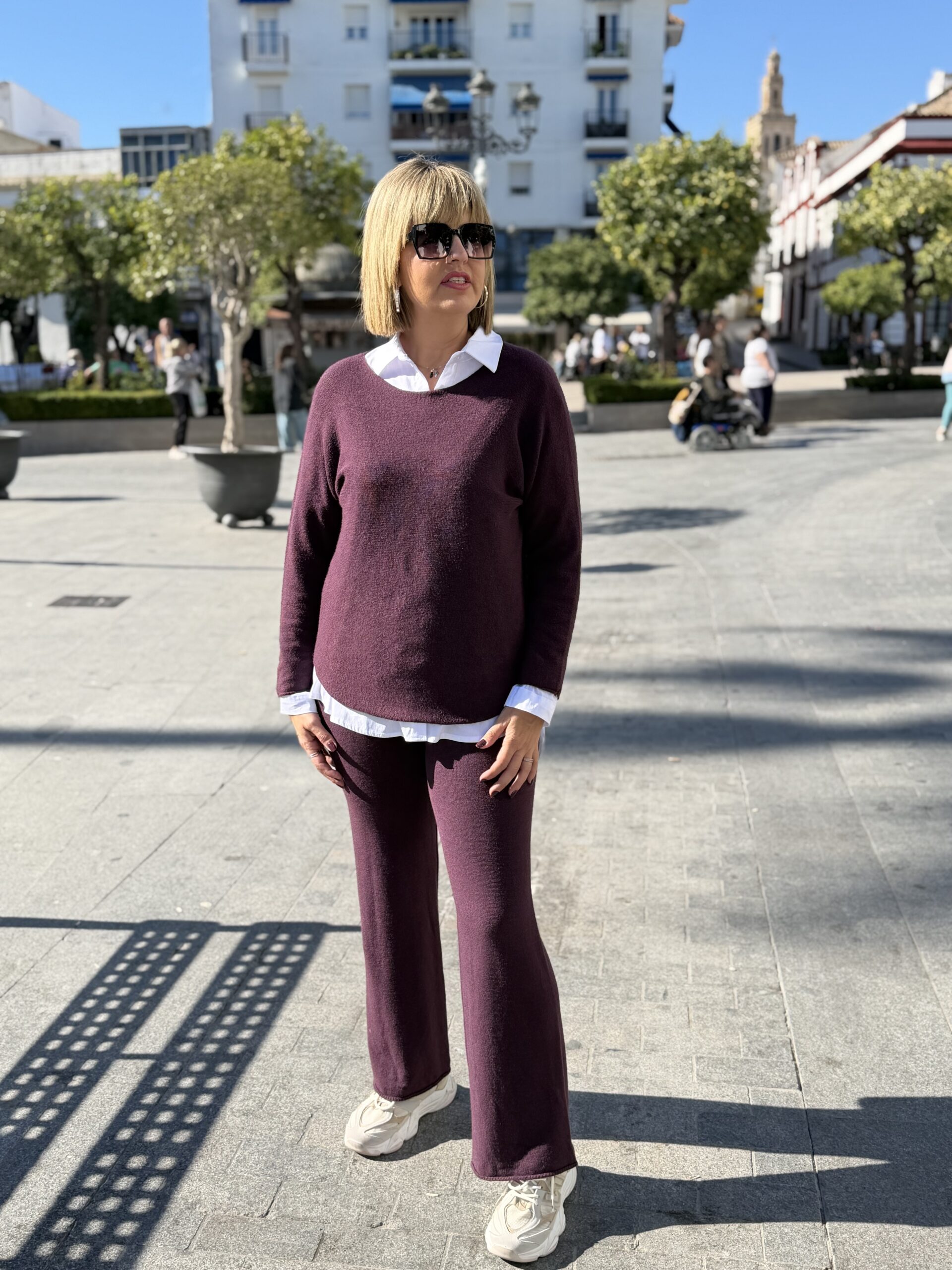 Conjunto de punto confort granate. - Imagen 4