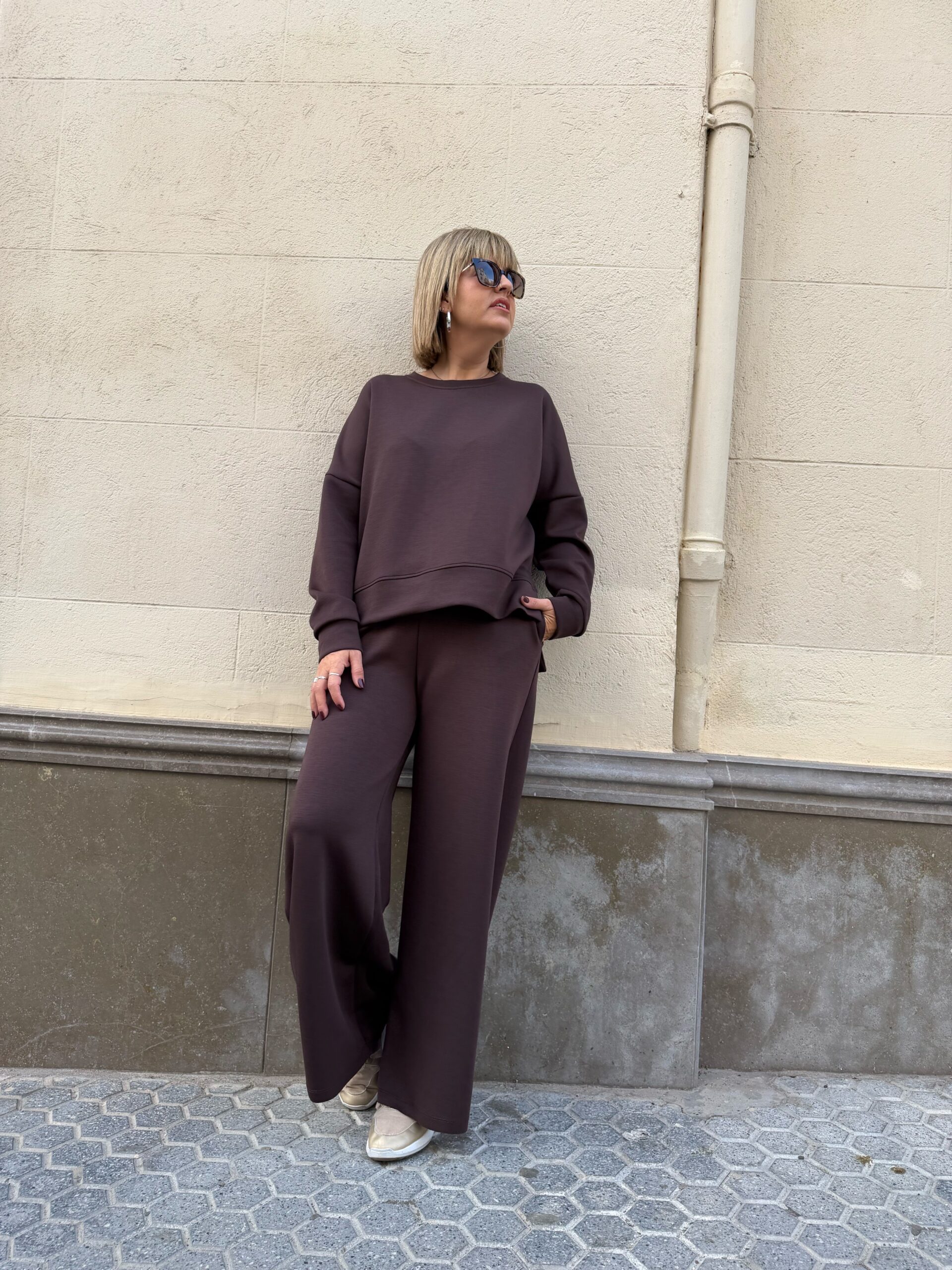 Conjunto Cool Flow marrón. - Imagen 3