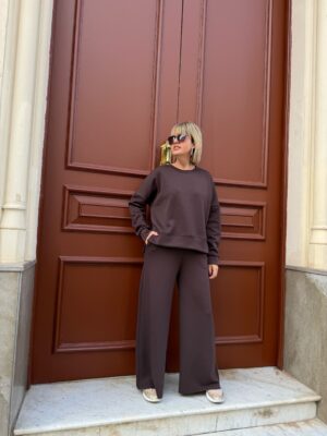 Conjunto Cool Flow marrón.