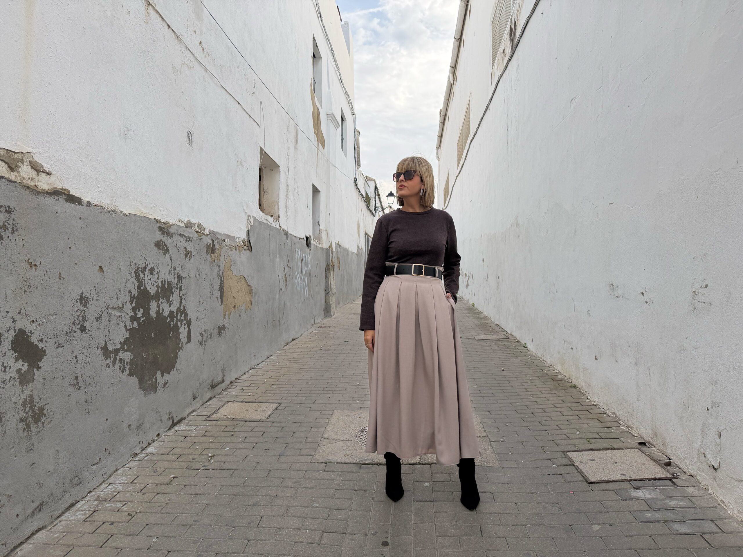 The Urban Dress beige. - Imagen 2