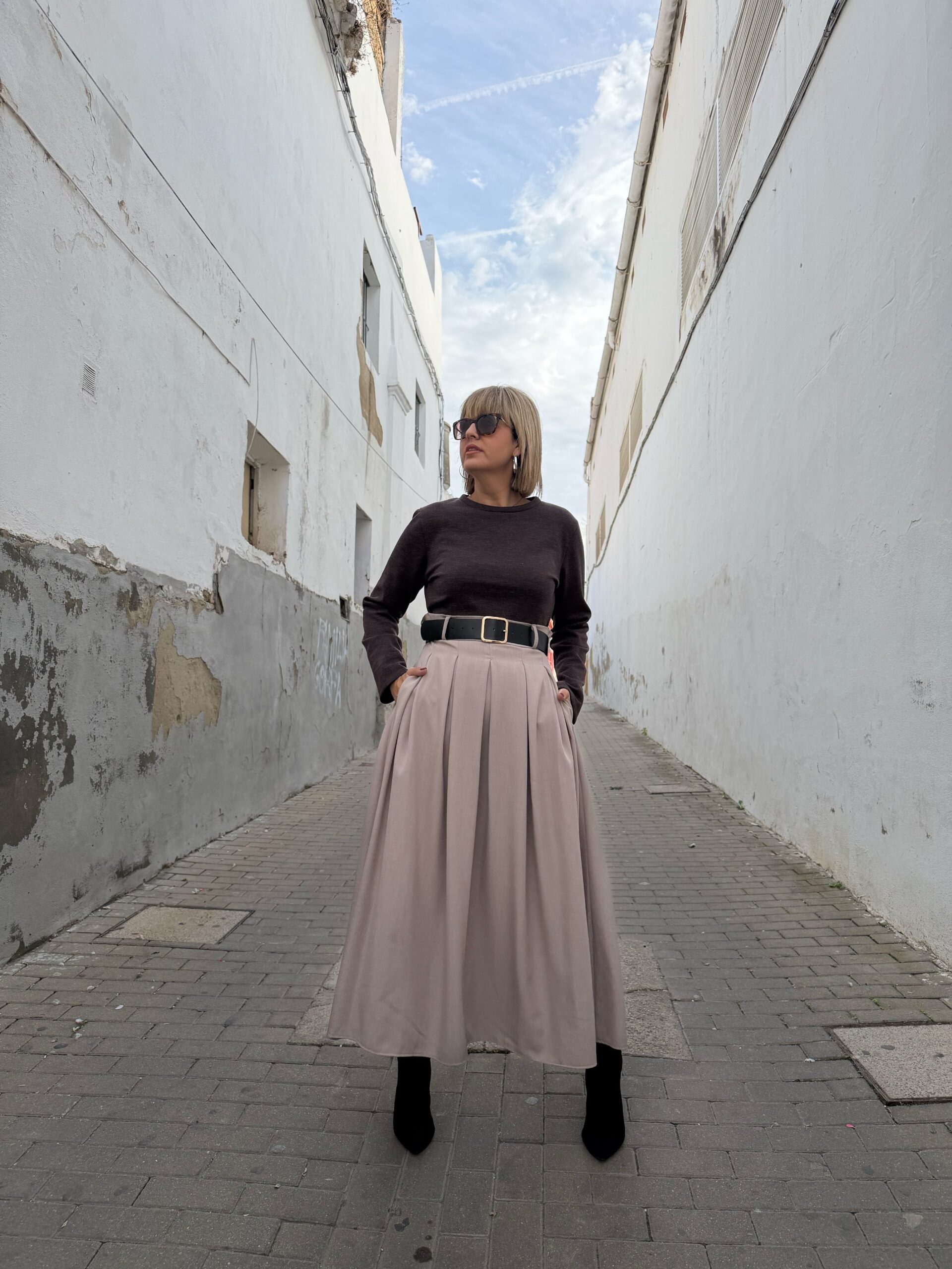 The Urban Dress beige. - Imagen 5