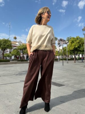 Pantalón palazo antelina marrón.