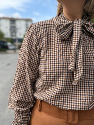Camisa vichy camel lazo.