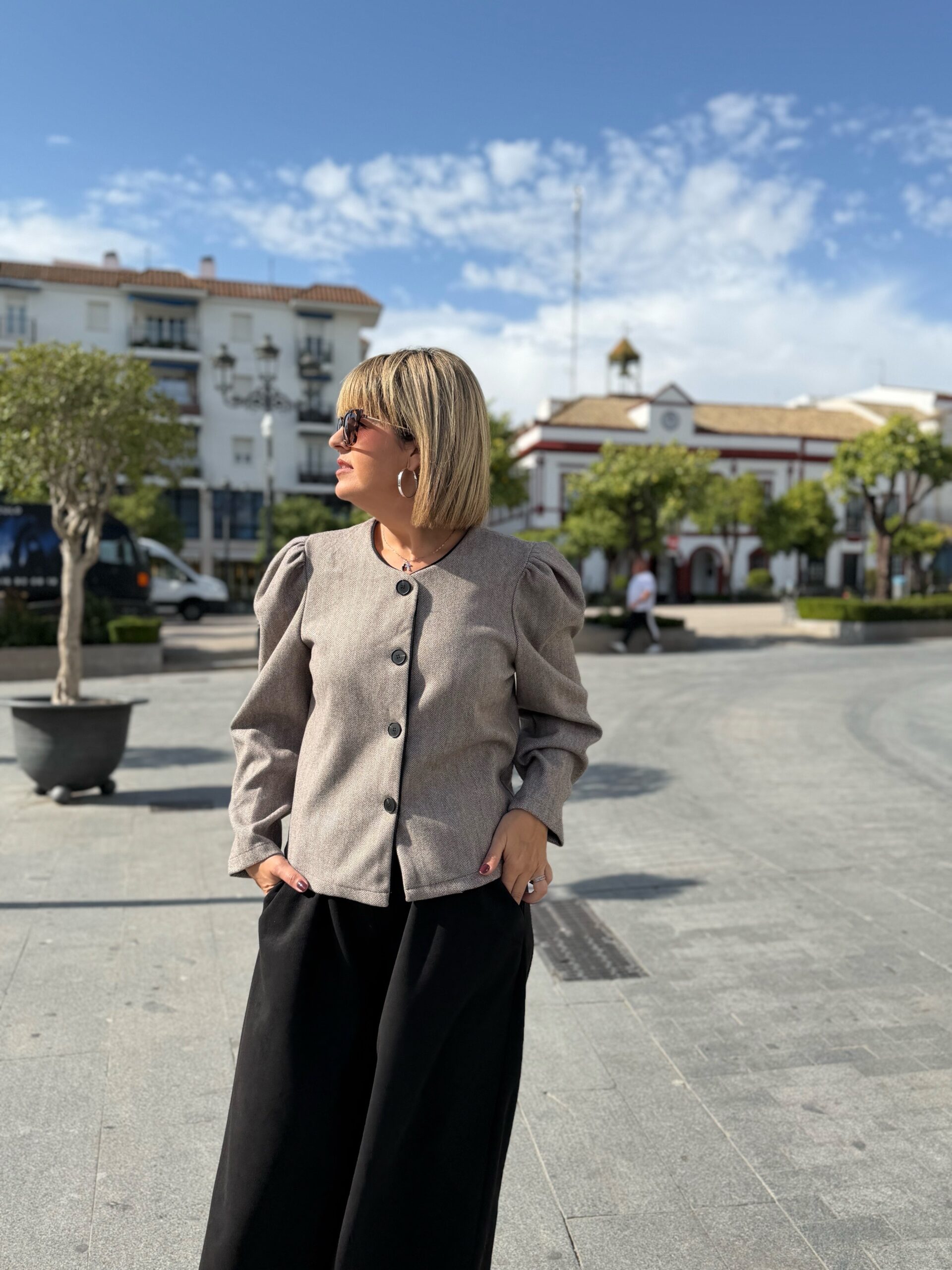 Chaqueta Helena beige. - Imagen 2