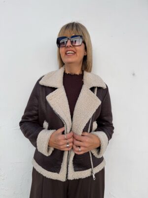 Abrigo borreguito marrón.