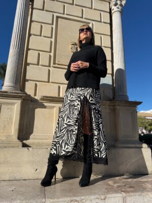 Falda lencera animal print (cebra).