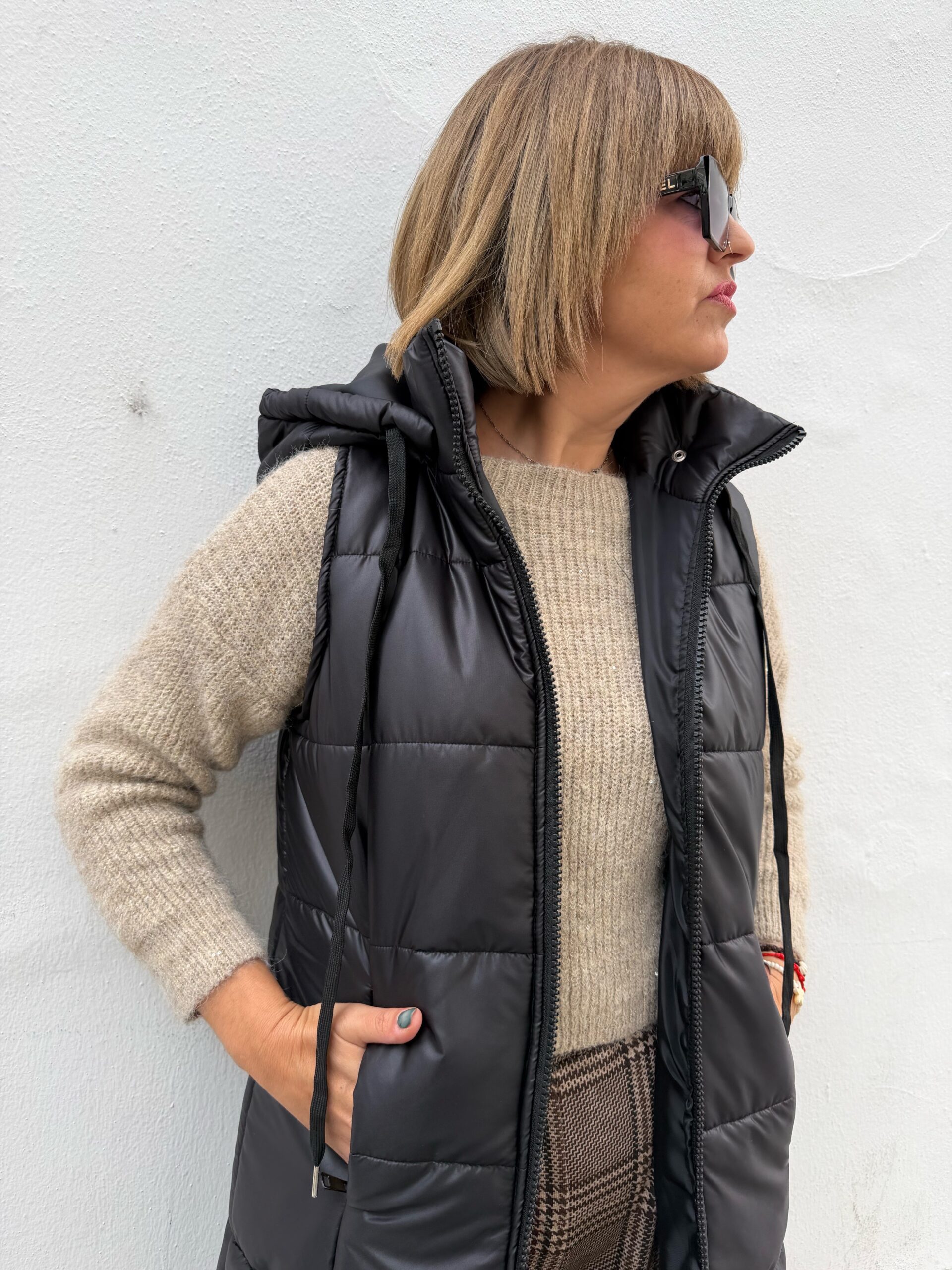 Chaleco acolchado negro. - Imagen 4