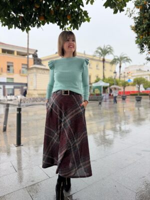 Falda paño berenjena-turquesa.