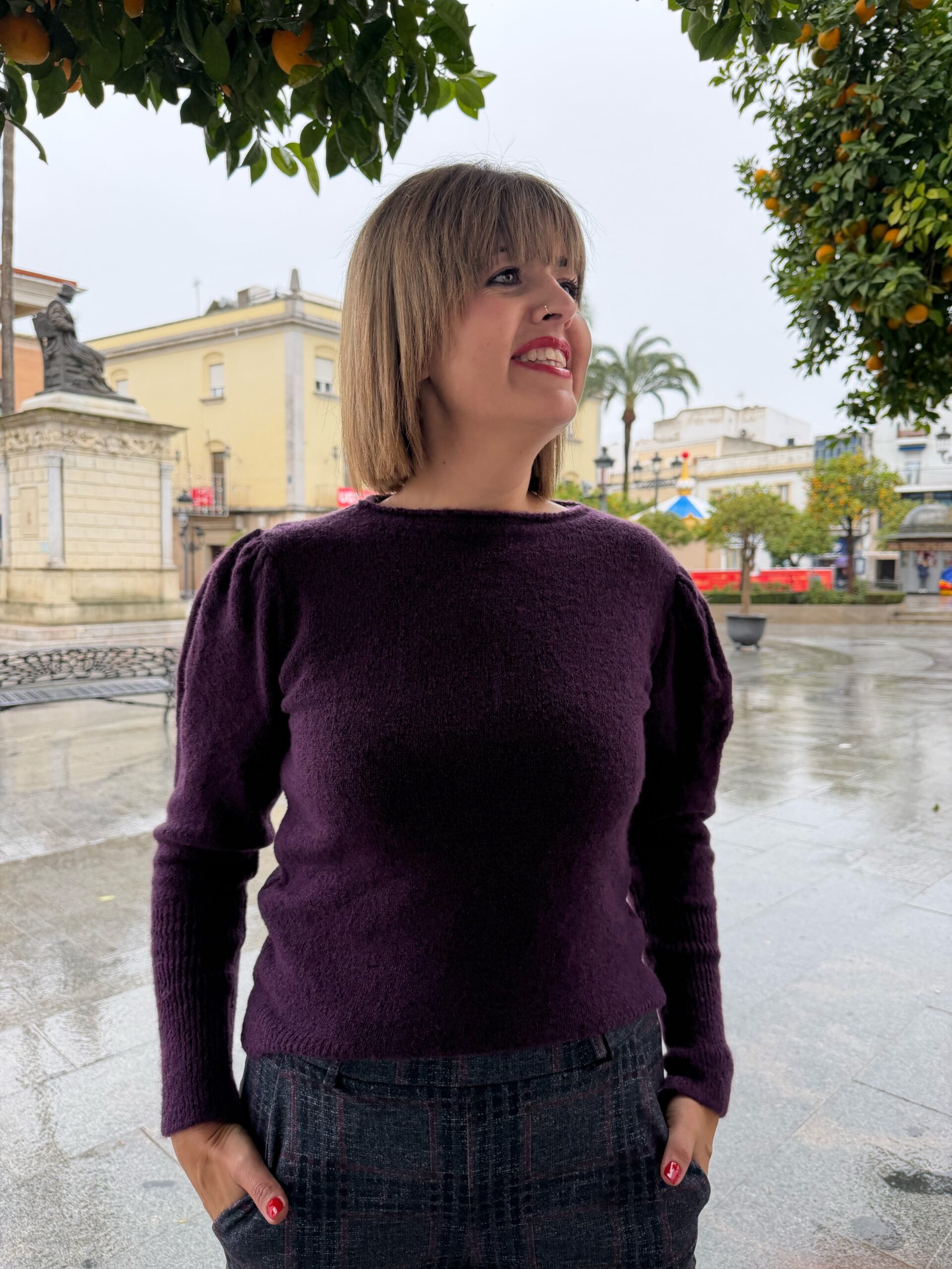 Jersey manga abullonada berenjena. - Imagen 5