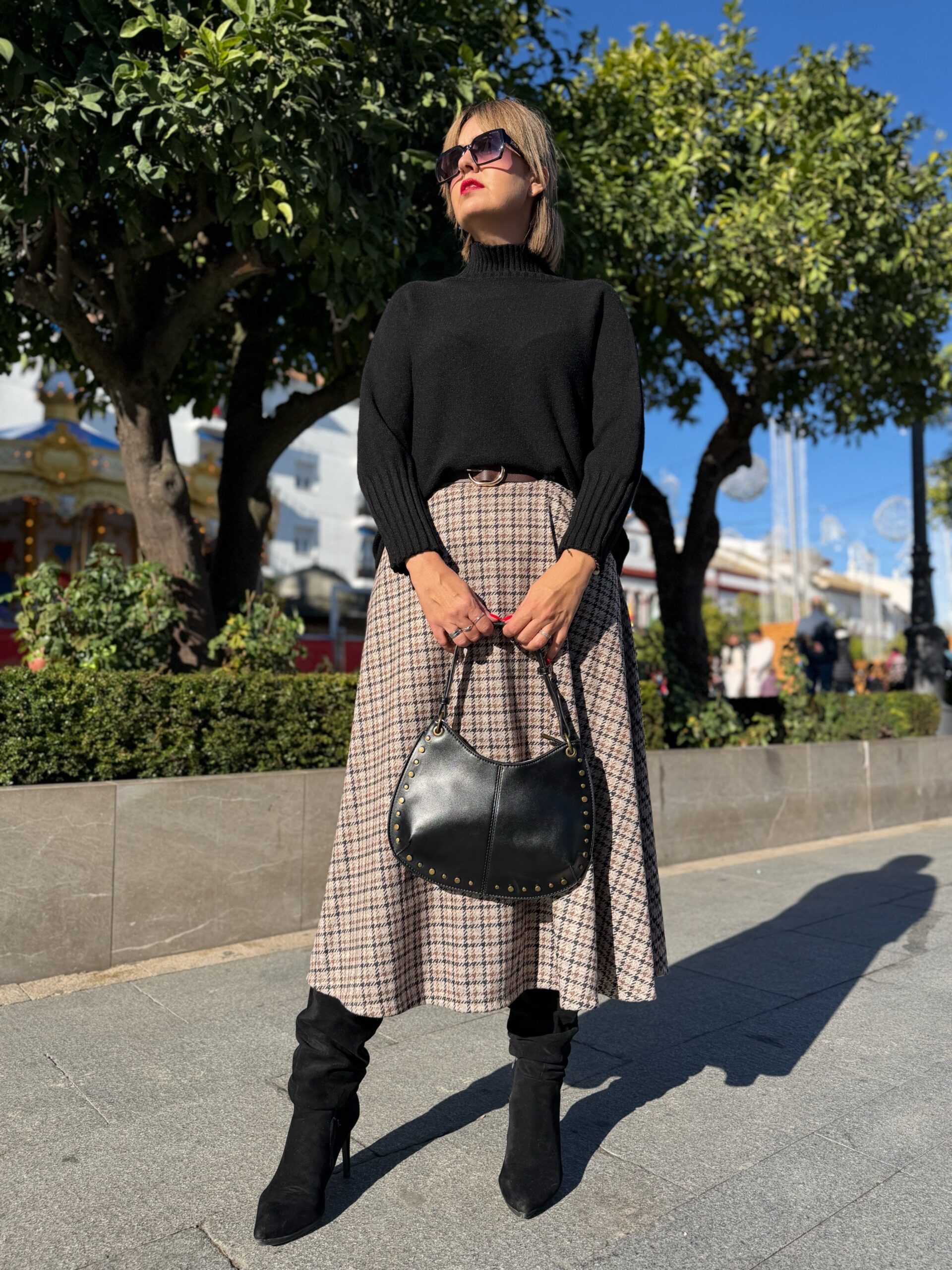 Falda de paño cuadro beige. - Imagen 2