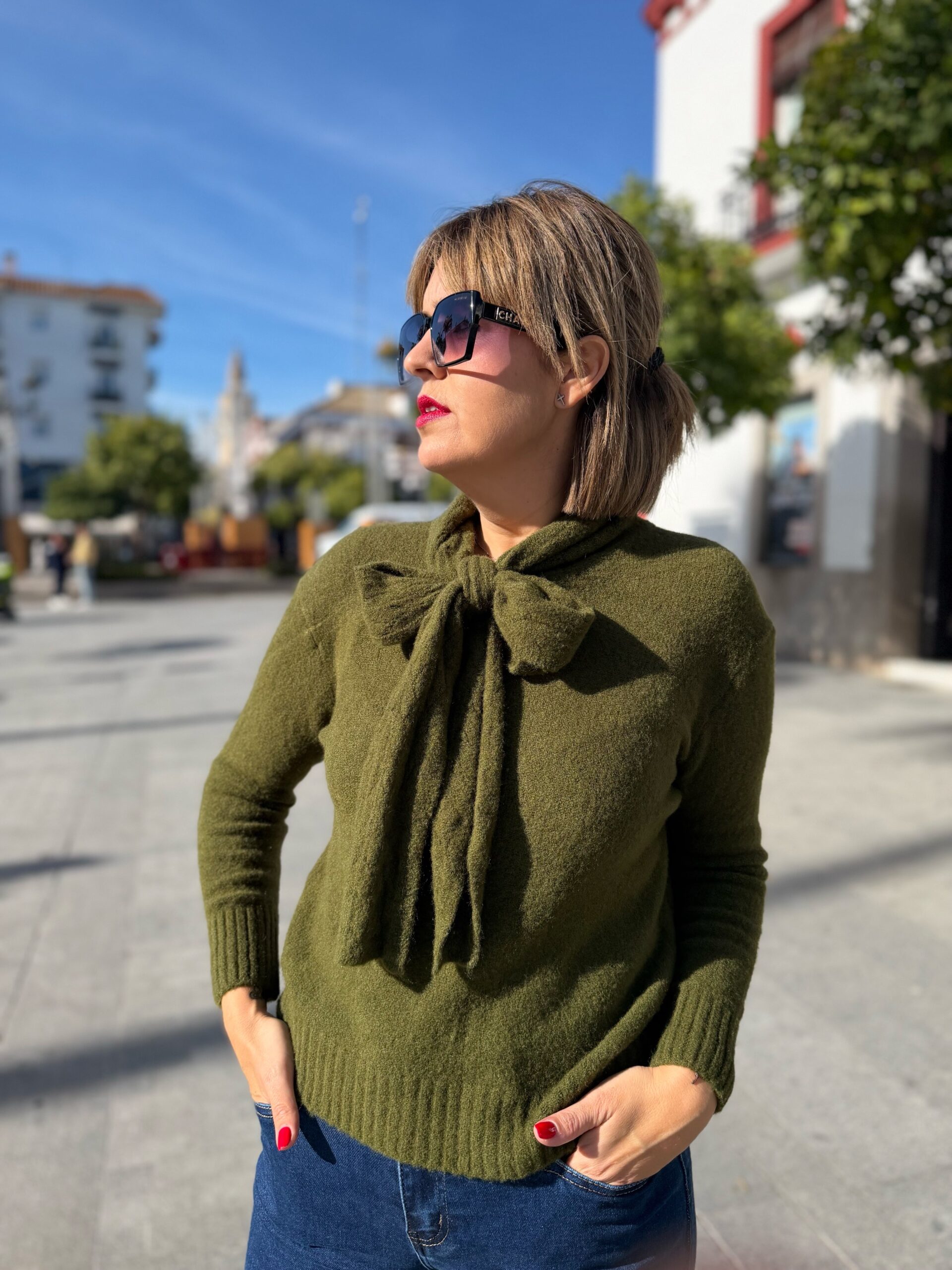 Jersey cuello lazo verde oliva. - Imagen 3